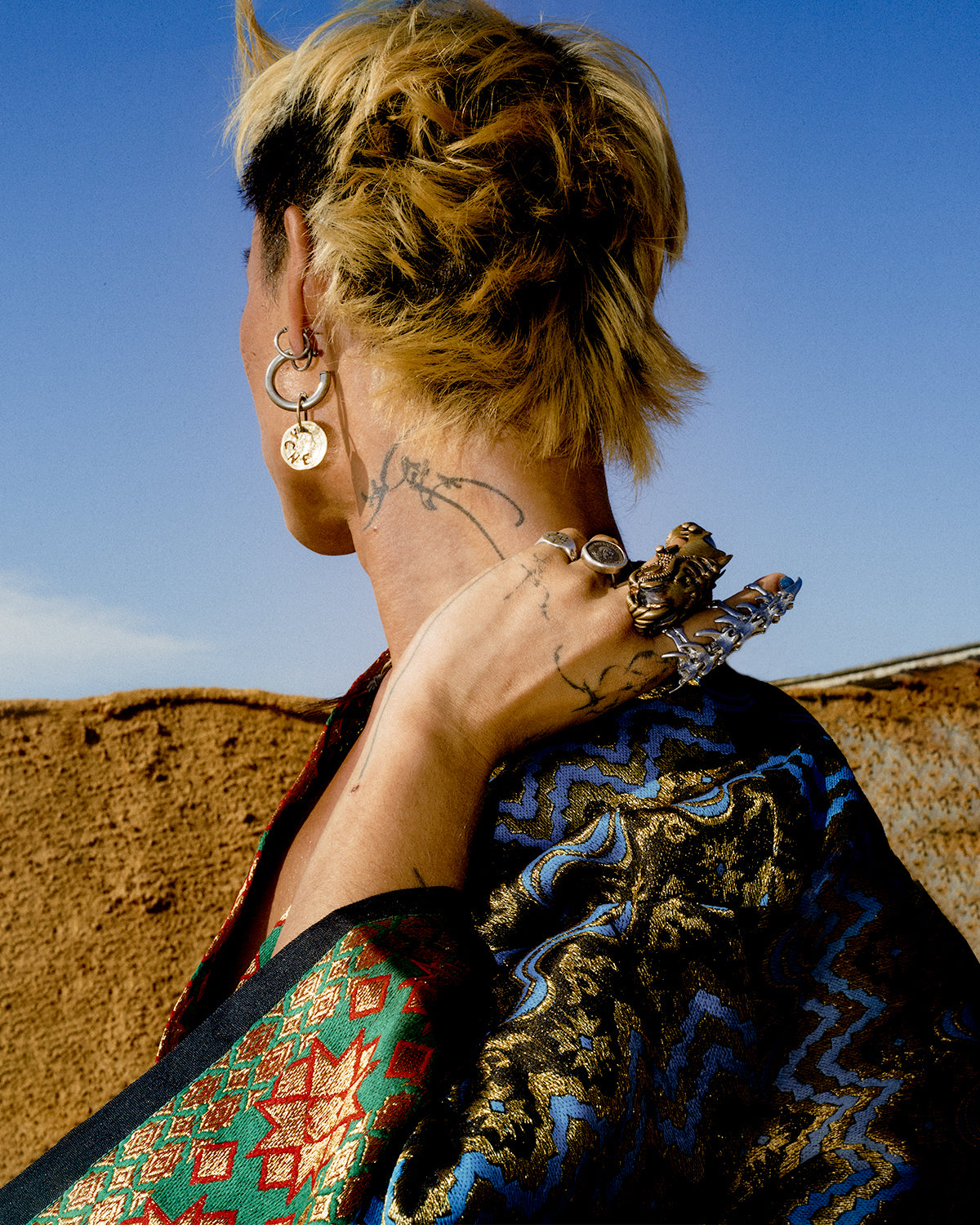 HITAM JACQUARD JACKET