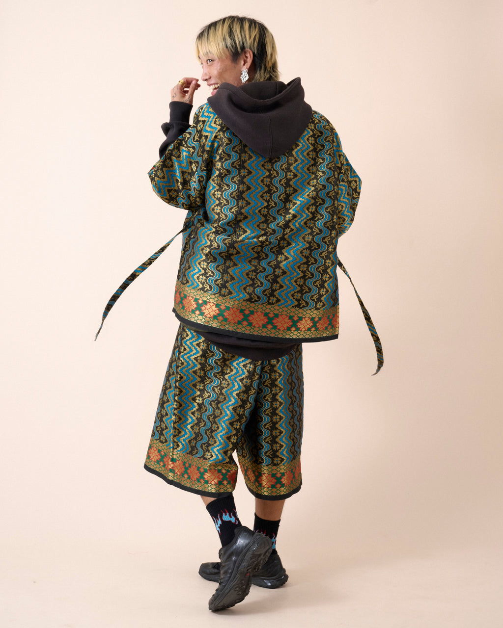 HITAM JACQUARD JACKET