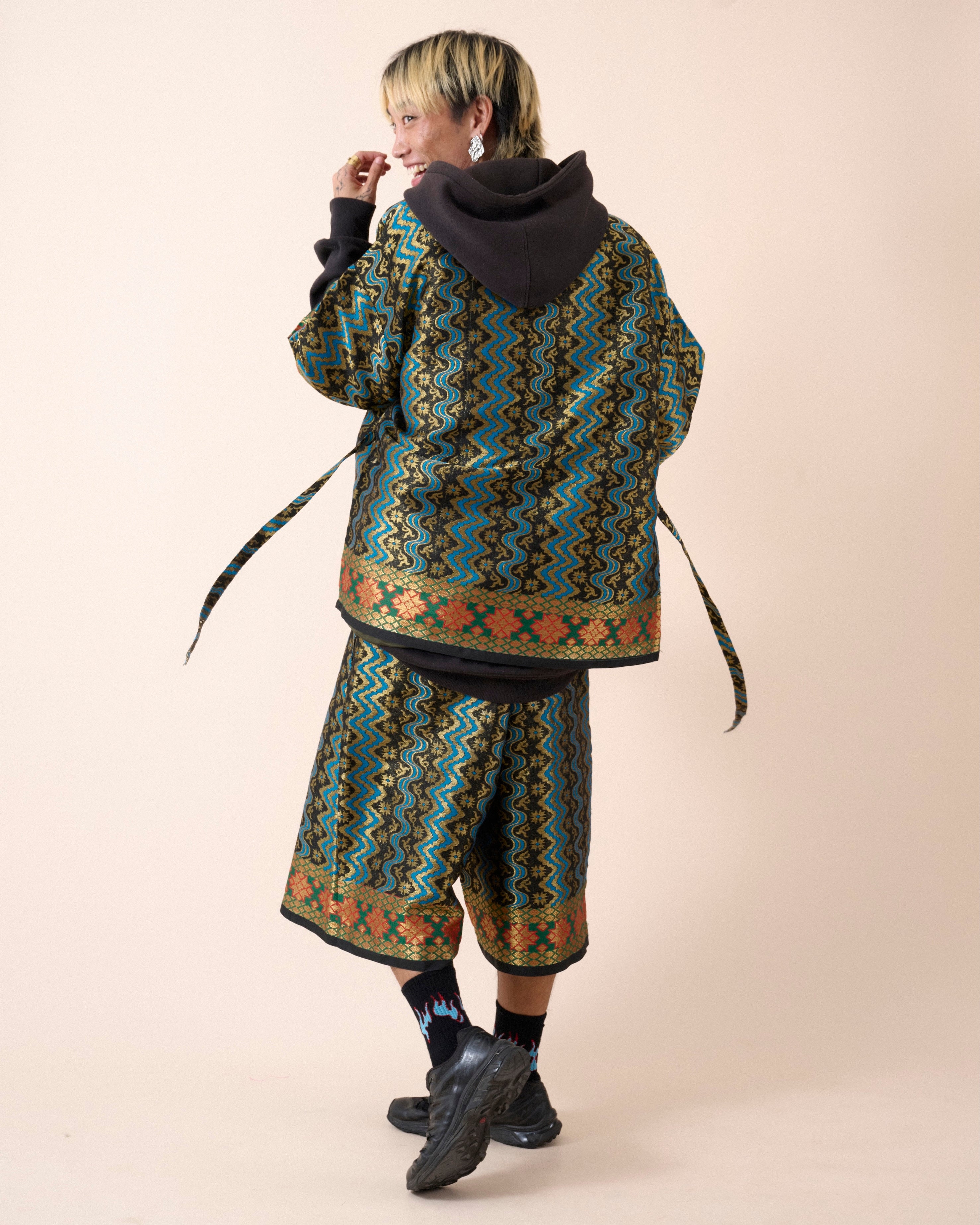 HITAM JACQUARD JACKET